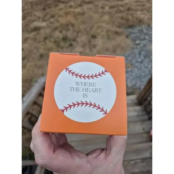 NEW IN BOX HOMESICK CANDLE 13.75oz, GIANTS ORACLE PARK MLB Collectible - Picture 5 of 6